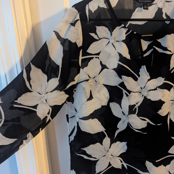 Banana Republic blouse - small - Picture 3 of 5